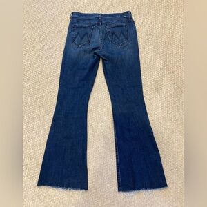 Mother Jeans - Weekender Fray size 28 flared high rise dark wash.